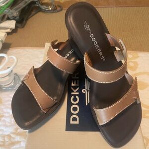 Ladies Dockers sandals!